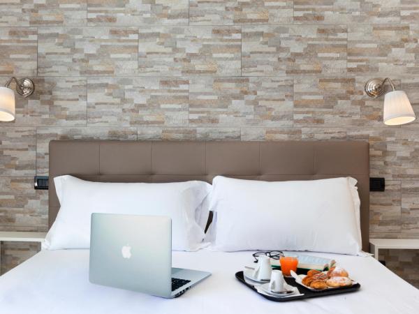 Rainbow Napoli : photo 7 de la chambre chambre double avec balcon