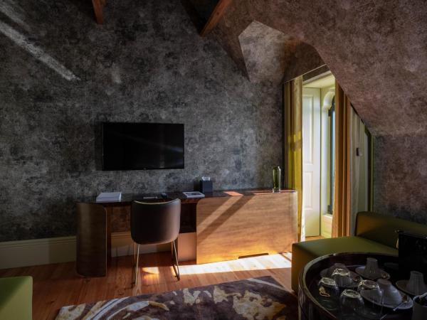 Vila Foz Hotel & SPA - member of Design Hotels : photo 3 de la chambre suite lit king-size - vue sur océan