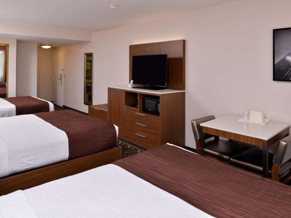 Best Western Airport Plaza Inn Hotel - Los Angeles LAX : photo 2 de la chambre chambre triple avec 3 lits queen-size