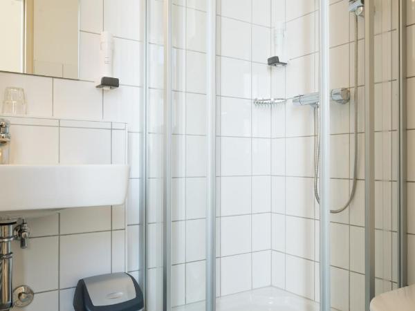 Gästehaus im Priesterseminar Salzburg : photo 2 de la chambre chambre double standard