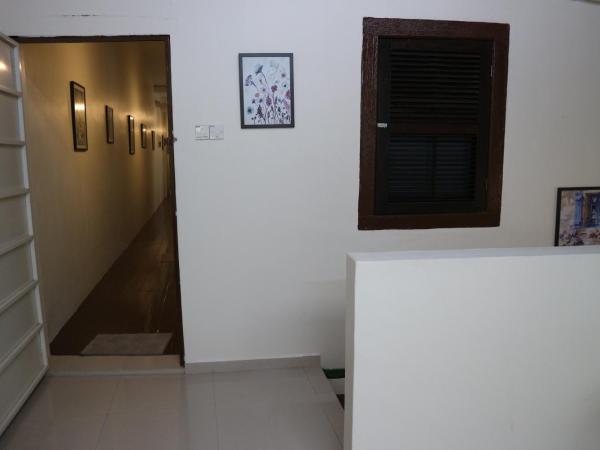 24 Kimberley : photo 6 de la chambre chambre quadruple avec salle de bains commune