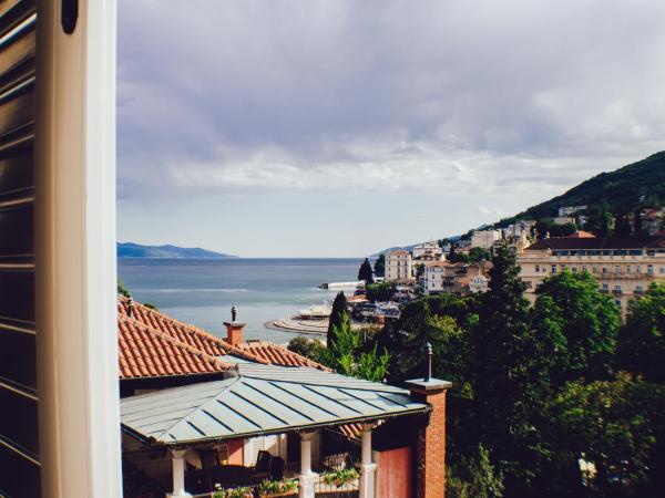 Room Malnig Opatija : photo 5 de la chambre chambre double avec salle de bains privative