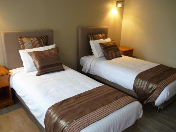 The Originals Boutique, Hôtel Clos Sainte Marie, Nevers : photo 4 de la chambre chambre double ou lits jumeaux avec terrasse