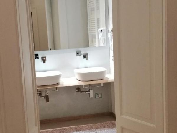 BARI 102 : photo 9 de la chambre suite