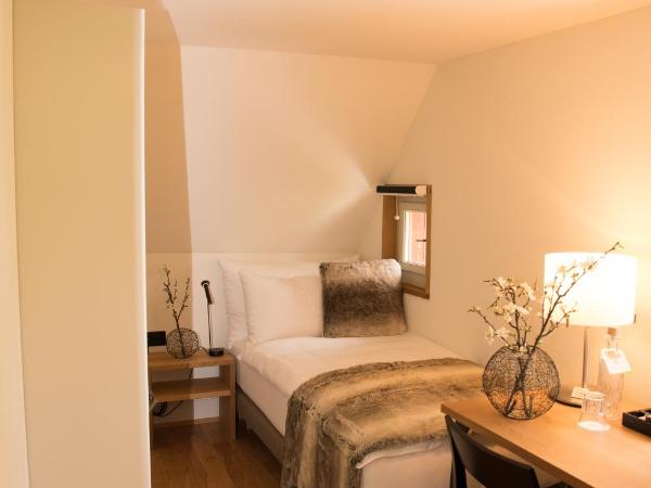 Hotel Restaurant Falkenburg : photo 2 de la chambre chambre simple - vue sur lac
