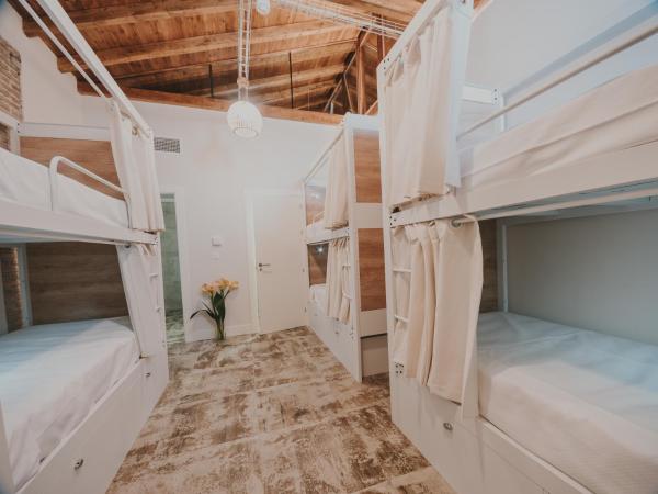 4U Hostel : photo 5 de la chambre lit dans dortoir mixte de 6 lits