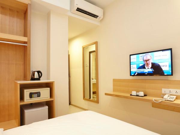 Hotel Six Seasons @ Mid Valley : photo 2 de la chambre chambre supérieure lit queen-size