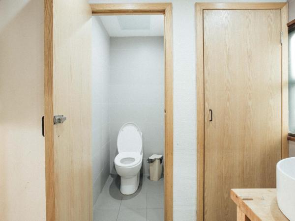 Lao men dong International Youth Hostel : photo 2 de la chambre lit dans dortoir 6 lits