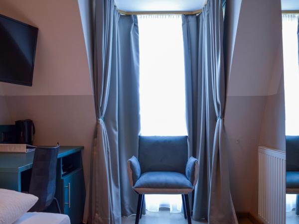 Pension Elisabeth - Rooms & Apartments : photo 3 de la chambre chambre simple avec salle de bains privative