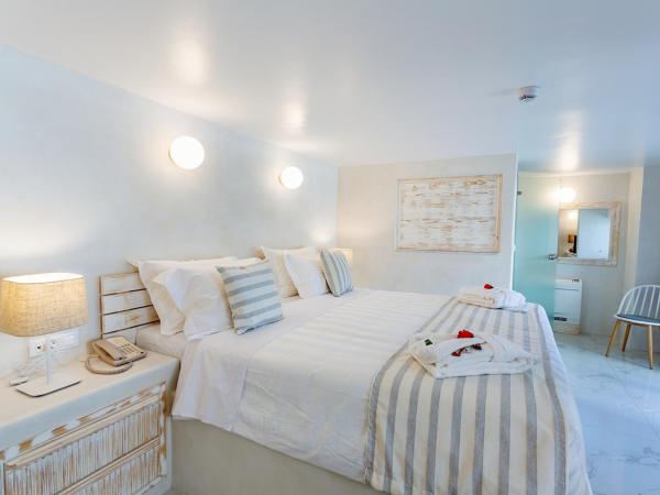 Rhodos Horizon City-Adults Only : photo 2 de la chambre suite avec balcon