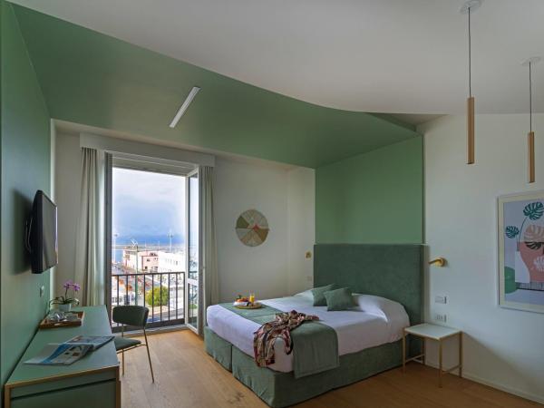 Hotel Aristeo : photo 2 de la chambre suite junior avec balcon - vue sur mer