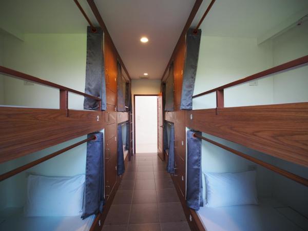 WEE HOSTEL : photo 5 de la chambre dortoir mixte de 8 lits 