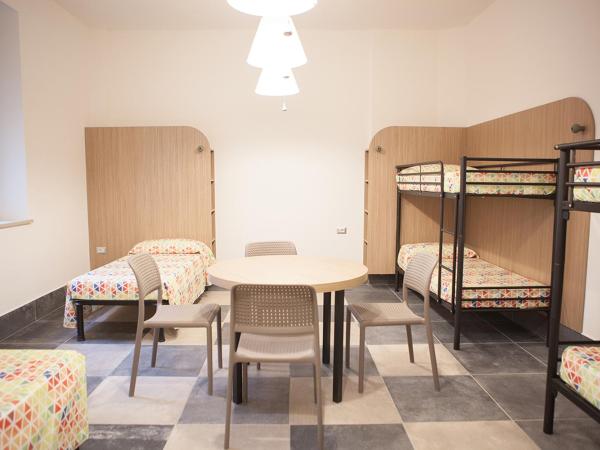 Ostello Alfieri 2 : photo 1 de la chambre lit dans dortoir pour femmes de 6 lits