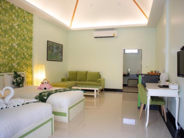 Tubtim Siam River Kwai Resort : photo 2 de la chambre chambre lits jumeaux - vue sur piscine