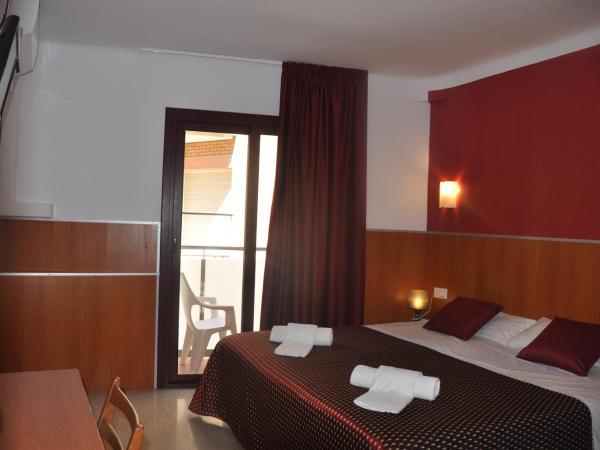 Hostal - Pensión El Amigo : photo 3 de la chambre chambre double avec balcon