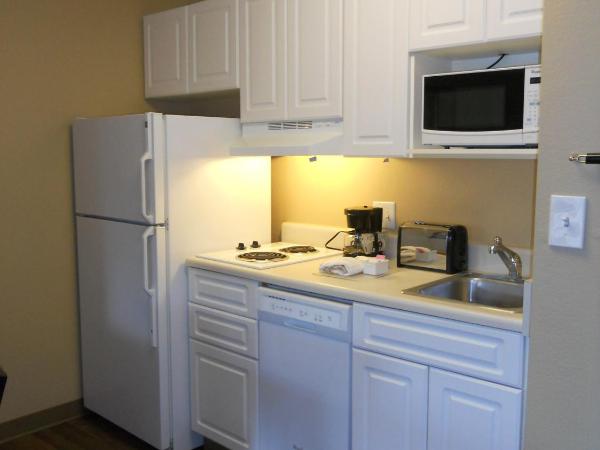 Extended Stay America Suites - Orlando - Lake Buena Vista : photo 9 de la chambre studio de luxe avec 2 lits queen-size - accessible aux personnes à mobilité réduite/non-fumeurs