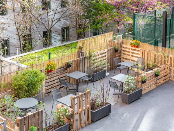 ibis budget Paris Porte de Vincennes : photo 1 de la chambre chambre triple avec 1 lit double et 1 lit superposé