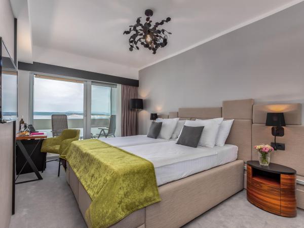 Hotel Omorika : photo 2 de la chambre chambre double ou lits jumeaux avec balcon - vue sur mer