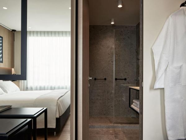 Urban Frame Plaka : photo 4 de la chambre chambre double avec vue sur la ville