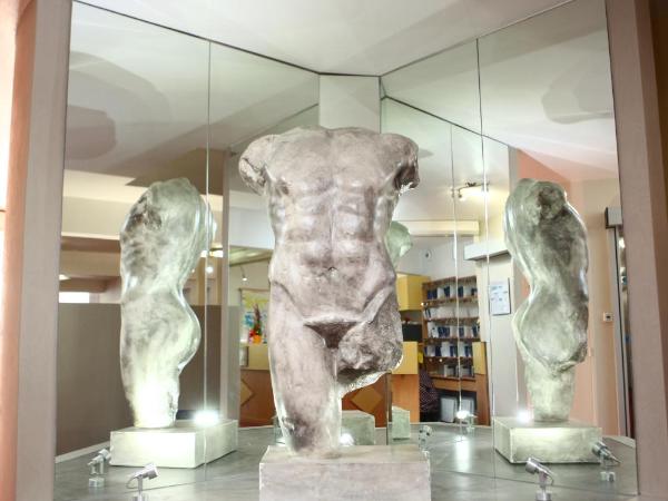 LES TERRASSES DE BORDA*** : photo 1 de la chambre appartement avec balcon