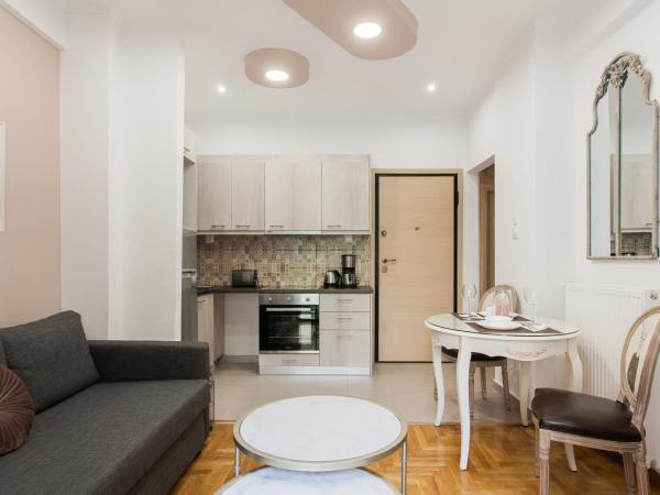 Nicholas Point Apartments and Rooms : photo 6 de la chambre appartement avec balcon