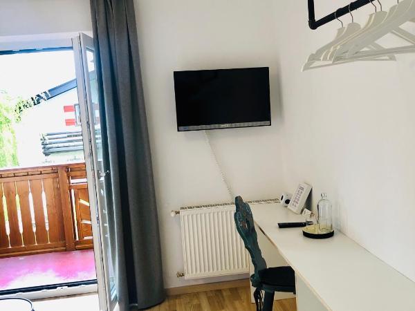 Hotel Sonnenhof - bed & breakfast & appartements : photo 4 de la chambre chambre simple avec balcon