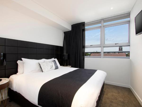 Silkari Suites at Chatswood : photo 5 de la chambre appartement 2 chambres avec balconnet