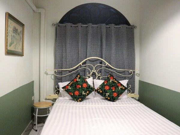 The Neighbors Hostel : photo 2 de la chambre chambre double avec salle de bains commune