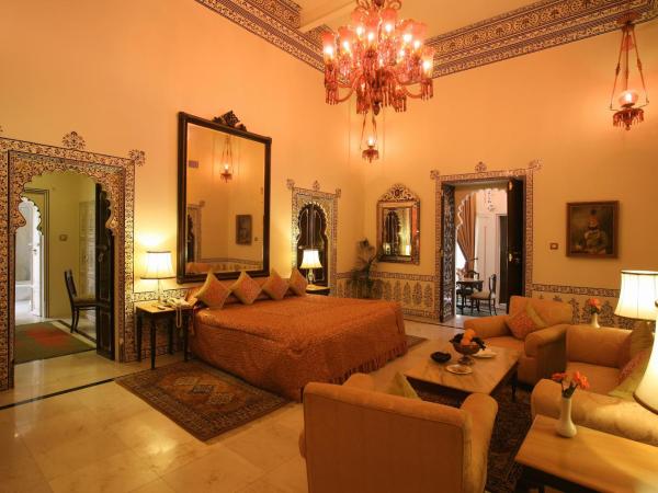 Shiv Niwas Palace by HRH Group of Hotels : photo 2 de la chambre suite royale avec transfert aéroport aller-retour
