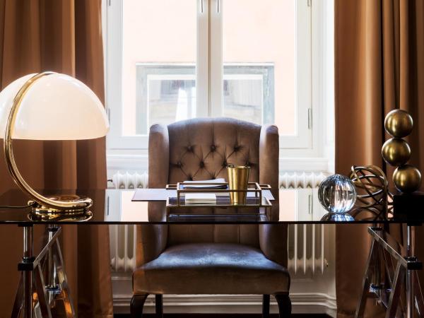 Lydmar Hotel : photo 1 de la chambre grande chambre lit king-size - vue sur rue