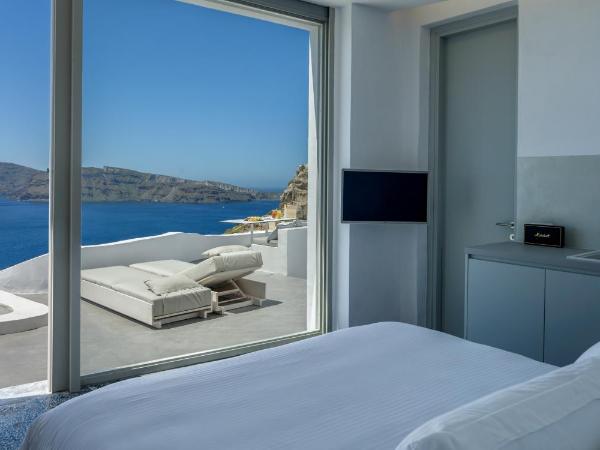 Echoes Luxury Suites : photo 8 de la chambre suite exécutive avec petite piscine extérieure chauffée privée - vue sur caldeira