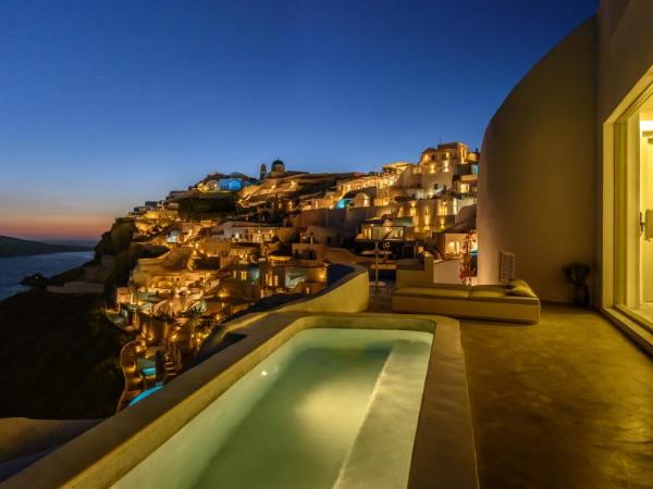 Echoes Luxury Suites : photo 1 de la chambre suite exécutive avec petite piscine extérieure chauffée privée - vue sur caldeira