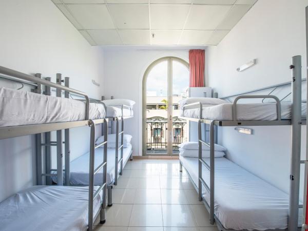 Safestay Barcelona Passeig de Gràcia : photo 3 de la chambre lit dans dortoir mixte de 6 lits avec salle de bains privative