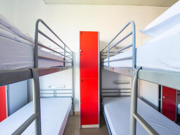 Safestay Barcelona Passeig de Gràcia : photo 6 de la chambre lit dans dortoir mixte de 12 lits avec salle de bains privative