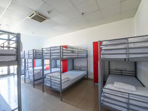 Safestay Barcelona Passeig de Gràcia : photo 10 de la chambre lit dans dortoir mixte de 12 lits avec salle de bains privative
