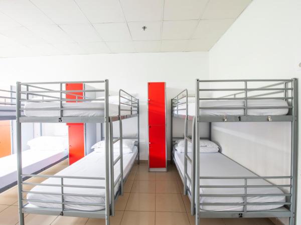 Safestay Barcelona Passeig de Gràcia : photo 3 de la chambre lit dans dortoir pour femmes de 10 lits avec salle de bains privative