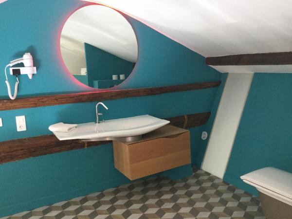 Room with a vue : photo 5 de la chambre chambre double avec salle de bains privative