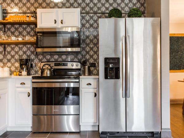 Villa Dubois Guest House : photo 9 de la chambre chambre lit queen-size deluxe