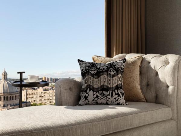 Four Seasons Hotel One Dalton Street, Boston : photo 4 de la chambre chambre lit king-size deluxe - vue sur ville