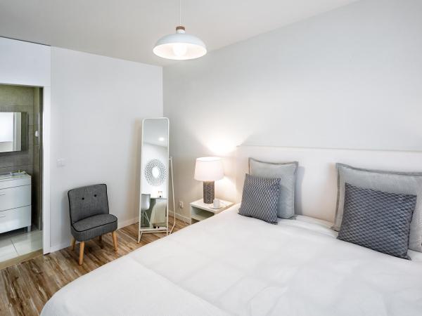 JR Studios & Suites I Rius I : photo 3 de la chambre suite familiale