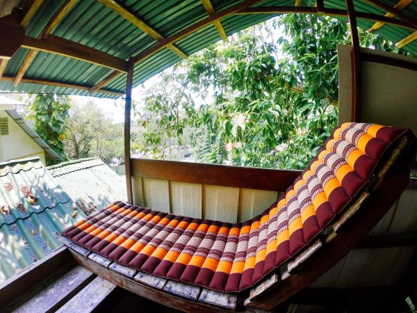 Rock Inn Bailan : photo 4 de la chambre bungalow avec ventilateur