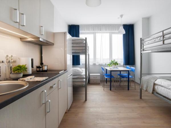 Apart Hostel : photo 1 de la chambre chambre quadruple avec salle de bains privative