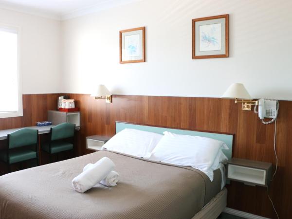 Hobart Tower Motel : photo 1 de la chambre chambre familiale medium

