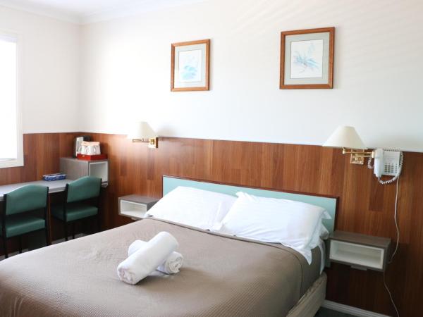 Hobart Tower Motel : photo 1 de la chambre petite chambre familiale