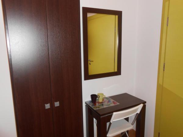 Lux Hostel - z prywatnymi łazienkami : photo 3 de la chambre chambre lits jumeaux avec salle de bains