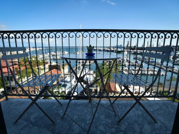 Nereidi Suites : photo 9 de la chambre chambre double deluxe avec balcon - vue sur mer