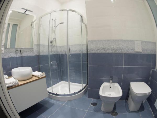 Nereidi Suites : photo 6 de la chambre chambre lit queen-size avec baignoire spa