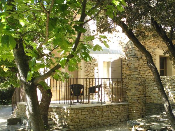 Le Jas de Gordes : photo 1 de la chambre chambre double ou lits jumeaux avec terrasse