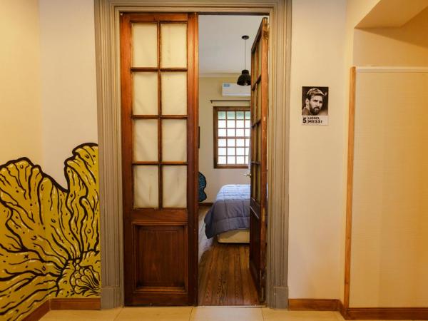 Che Juan Hostel BA : photo 5 de la chambre chambre double avec salle de bains commune