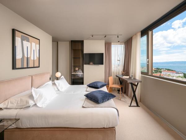 Royal Suites-Sky : photo 9 de la chambre chambre double - vue sur mer